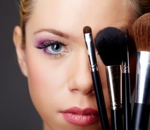 Как правильно наносить макияж в домашних условиях